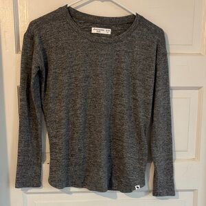 abercrombie kids Heather Gray Long Sleeve Crew Tee never worn